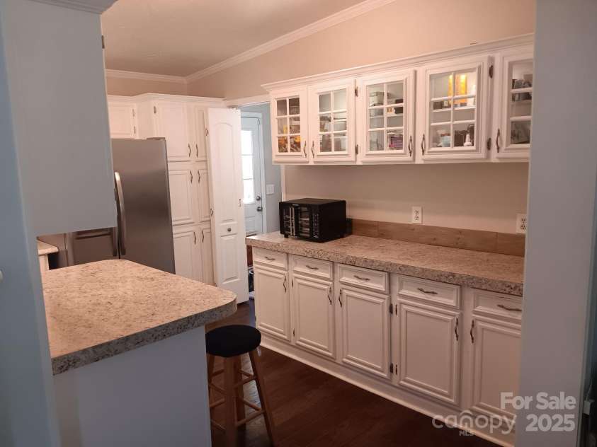 7010 Executive Circle, Denver, NC 28037.  MLS# CAR4288123, YatesRealty ID 29906. 