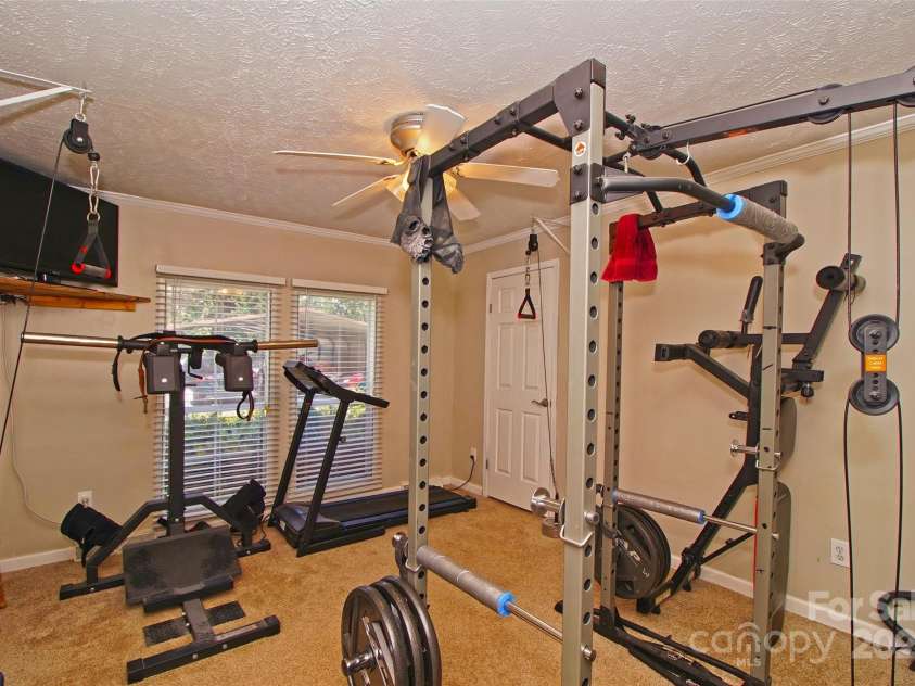 7010 Executive Circle, Denver, NC 28037.  MLS# CAR4288123, YatesRealty ID 29906. 