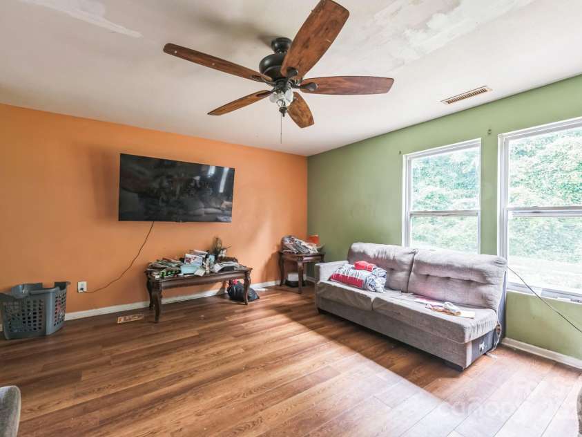 949 Capetown Lane, Clover, SC 29710.  MLS# CAR4280700, YatesRealty ID 29908. 