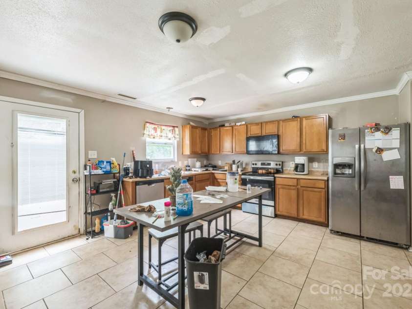 949 Capetown Lane, Clover, SC 29710.  MLS# CAR4280700, YatesRealty ID 29908. 