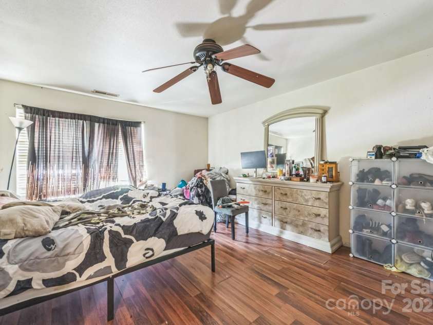 949 Capetown Lane, Clover, SC 29710.  MLS# CAR4280700, YatesRealty ID 29908. 