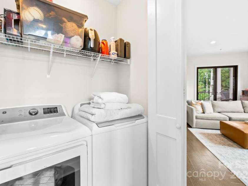501 37th Street, Charlotte, NC 28205.  MLS# CAR4277039, YatesRealty ID 29909. 