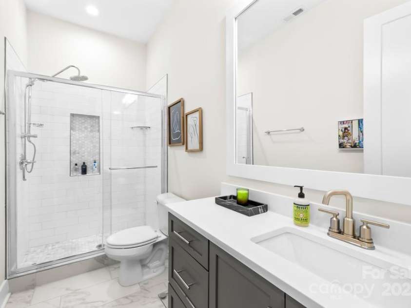 501 37th Street, Charlotte, NC 28205.  MLS# CAR4277039, YatesRealty ID 29909. 