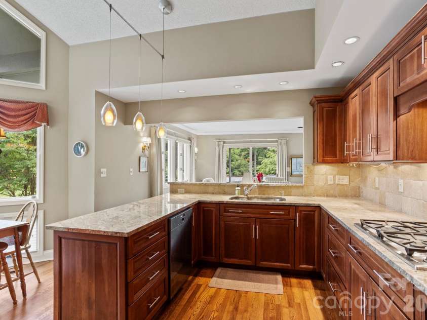 104 Overlook Drive, Flat Rock, NC 28731.  MLS# CAR4354311, YatesRealty ID 2991. 