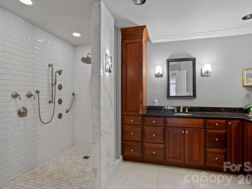 104 Overlook Drive, Flat Rock, NC 28731.  MLS# CAR4354311, YatesRealty ID 2991. 