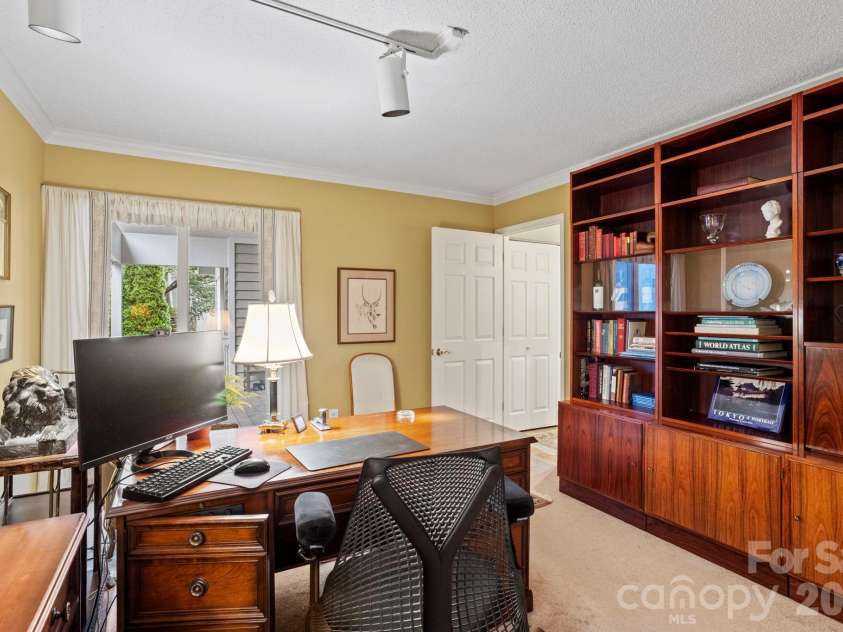104 Overlook Drive, Flat Rock, NC 28731.  MLS# CAR4354311, YatesRealty ID 2991. 