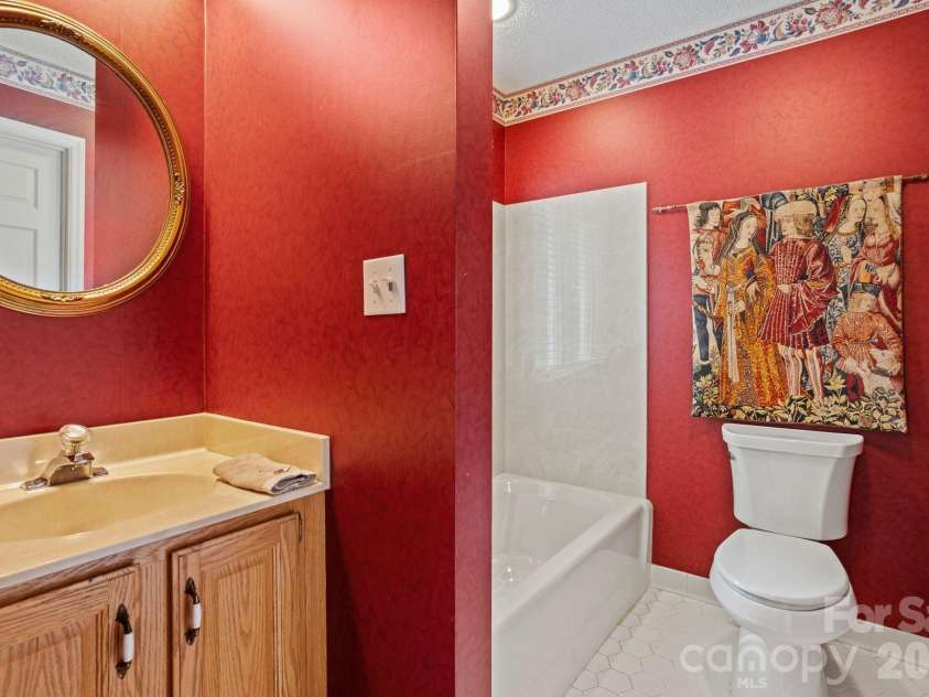 104 Overlook Drive, Flat Rock, NC 28731.  MLS# CAR4354311, YatesRealty ID 2991. 
