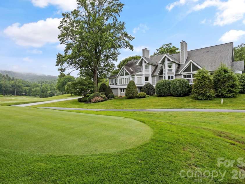 104 Overlook Drive, Flat Rock, NC 28731.  MLS# CAR4354311, YatesRealty ID 2991. 