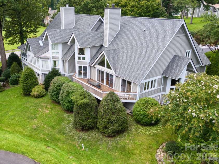 104 Overlook Drive, Flat Rock, NC 28731.  MLS# CAR4418068, YatesRealty ID 2991. 