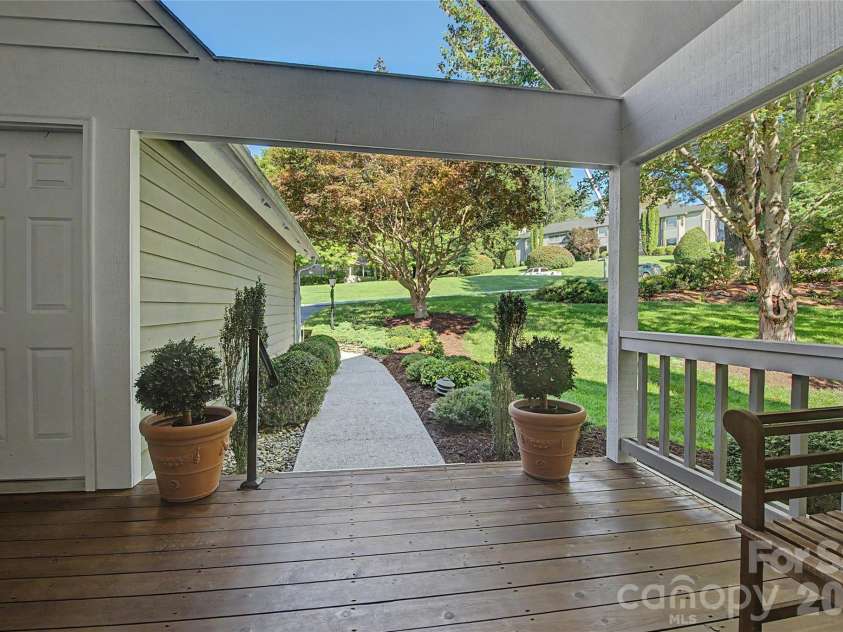 104 Overlook Drive, Flat Rock, NC 28731.  MLS# CAR4418068, YatesRealty ID 2991. 