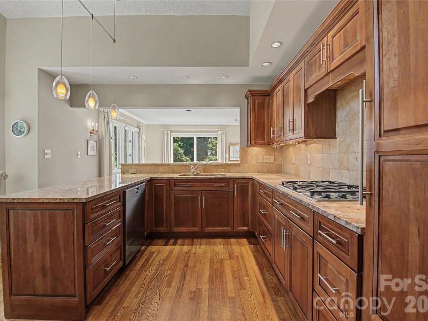 104 Overlook Drive, Flat Rock, NC 28731.  MLS# CAR4418068, YatesRealty ID 2991. 