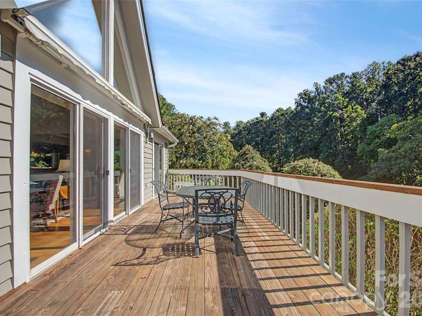 104 Overlook Drive, Flat Rock, NC 28731.  MLS# CAR4418068, YatesRealty ID 2991. 