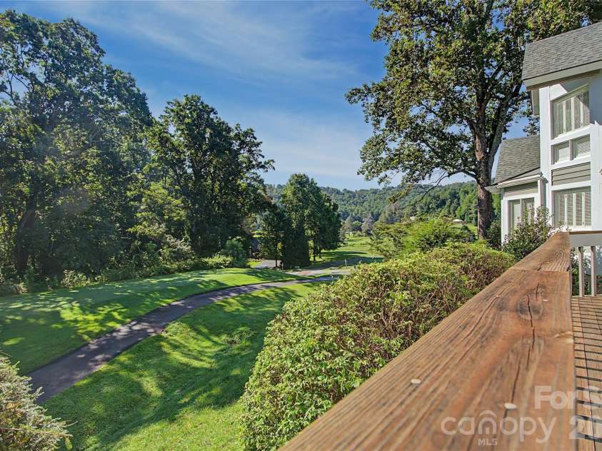 104 Overlook Drive, Flat Rock, NC 28731.  MLS# CAR4418068, YatesRealty ID 2991. 