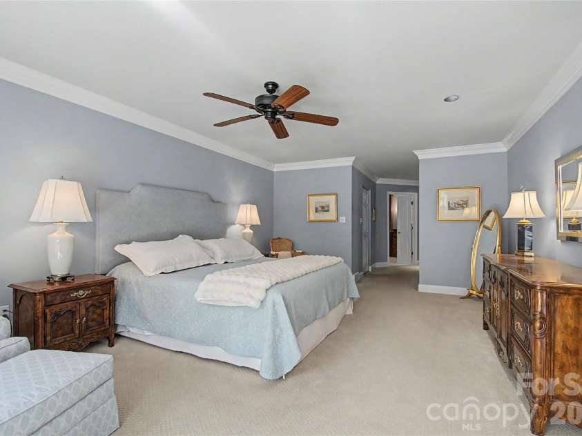 104 Overlook Drive, Flat Rock, NC 28731.  MLS# CAR4418068, YatesRealty ID 2991. 