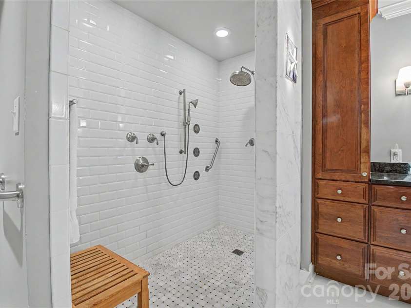 104 Overlook Drive, Flat Rock, NC 28731.  MLS# CAR4418068, YatesRealty ID 2991. 