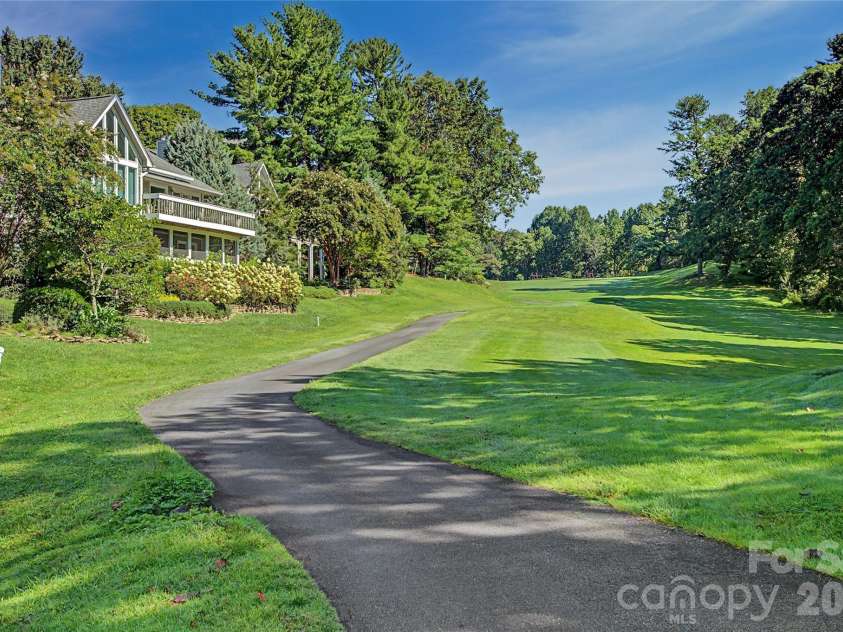 104 Overlook Drive, Flat Rock, NC 28731.  MLS# CAR4418068, YatesRealty ID 2991. 