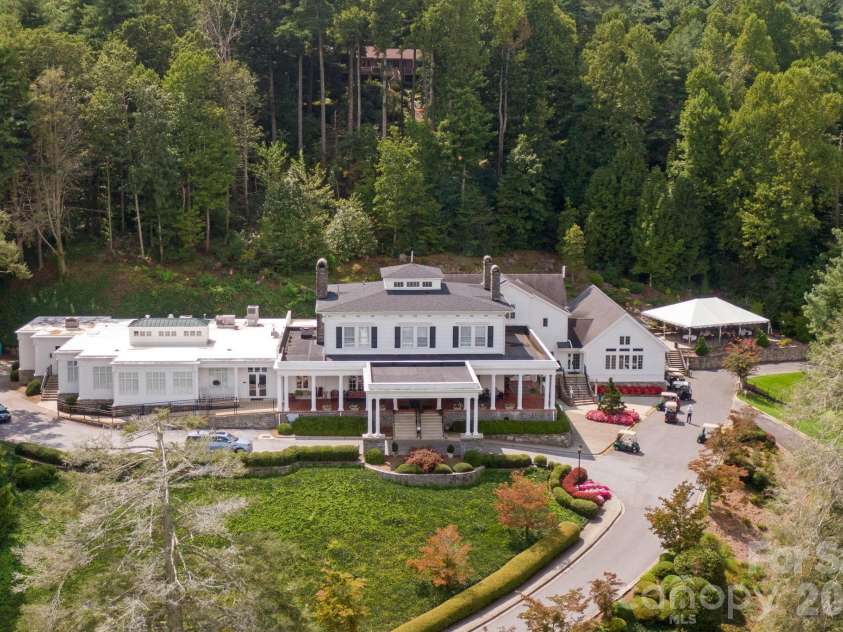 104 Overlook Drive, Flat Rock, NC 28731.  MLS# CAR4418068, YatesRealty ID 2991. 