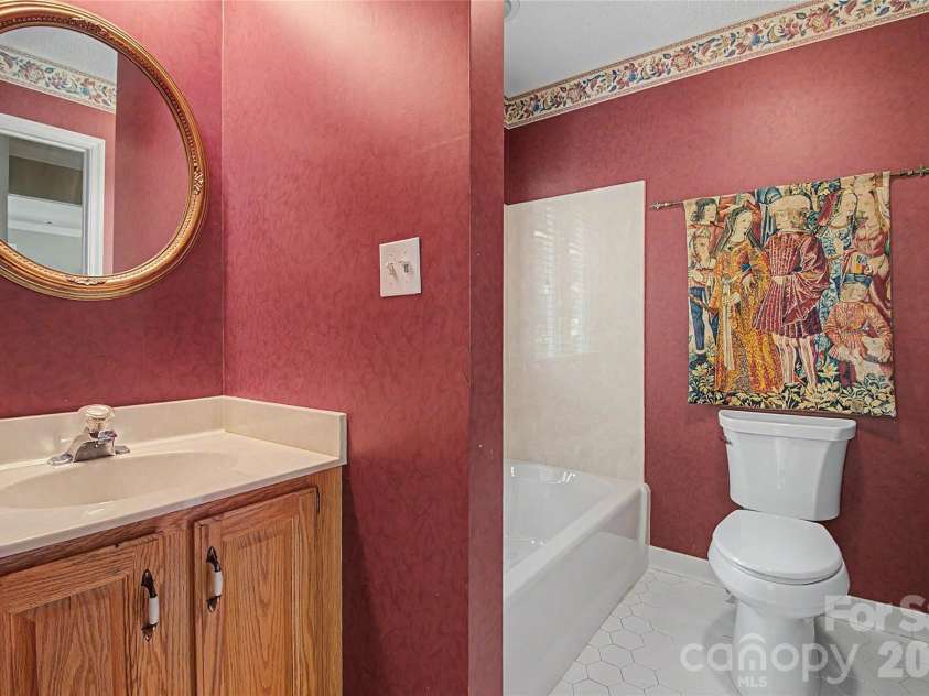 104 Overlook Drive, Flat Rock, NC 28731.  MLS# CAR4418068, YatesRealty ID 2991. Full Bath Main