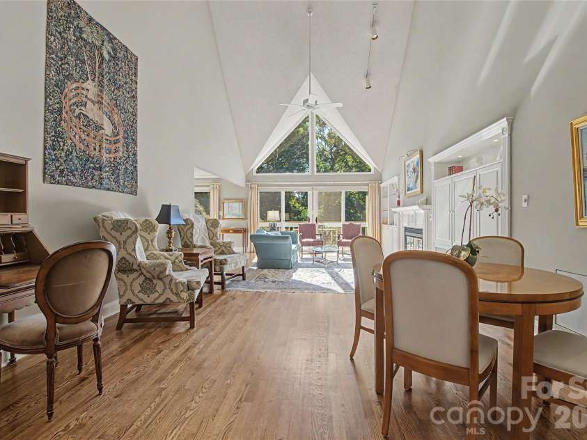 104 Overlook Drive, Flat Rock, NC 28731.  MLS# CAR4418068, YatesRealty ID 2991. Spacious Great Room