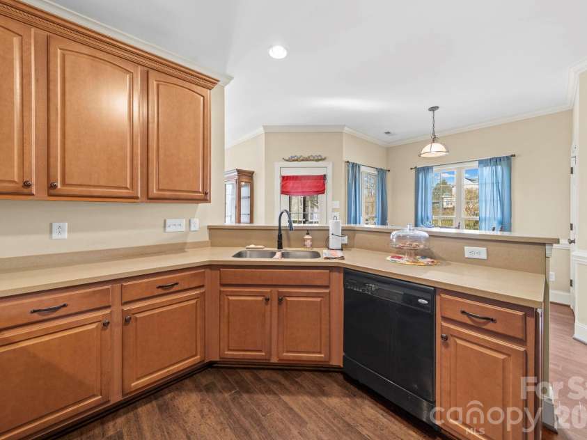 3616 Haigler Road, Monroe, NC 28110.  MLS# CAR4336855, YatesRealty ID 2991. Spacious kitchen with breakfast area