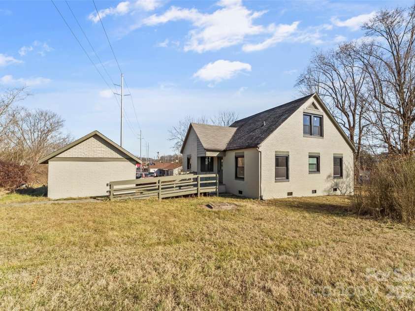 418 Carbon City Road, Morganton, NC 28655.  MLS# CAR4219659, YatesRealty ID 2991. 