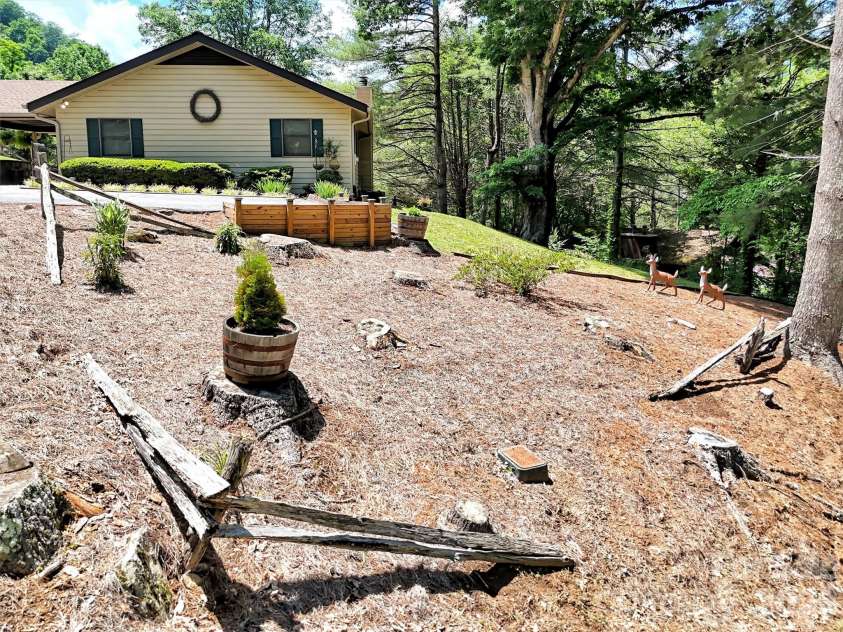 72 Sanctuary Road, Maggie Valley, NC 28751.  MLS# CAR4387632, YatesRealty ID 29910. 