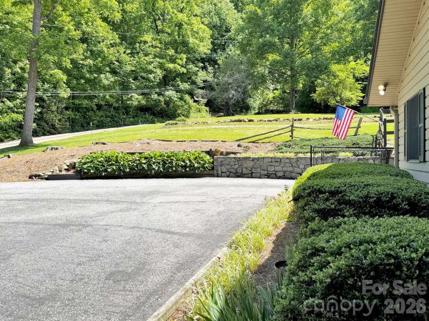 72 Sanctuary Road, Maggie Valley, NC 28751.  MLS# CAR4387632, YatesRealty ID 29910. 