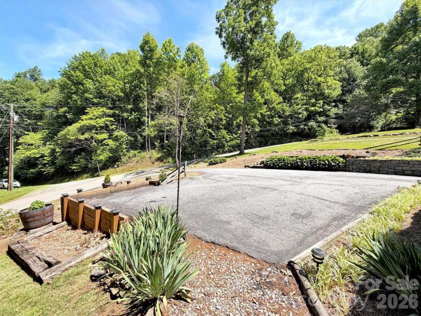 72 Sanctuary Road, Maggie Valley, NC 28751.  MLS# CAR4387632, YatesRealty ID 29910. EXTRA PARKING