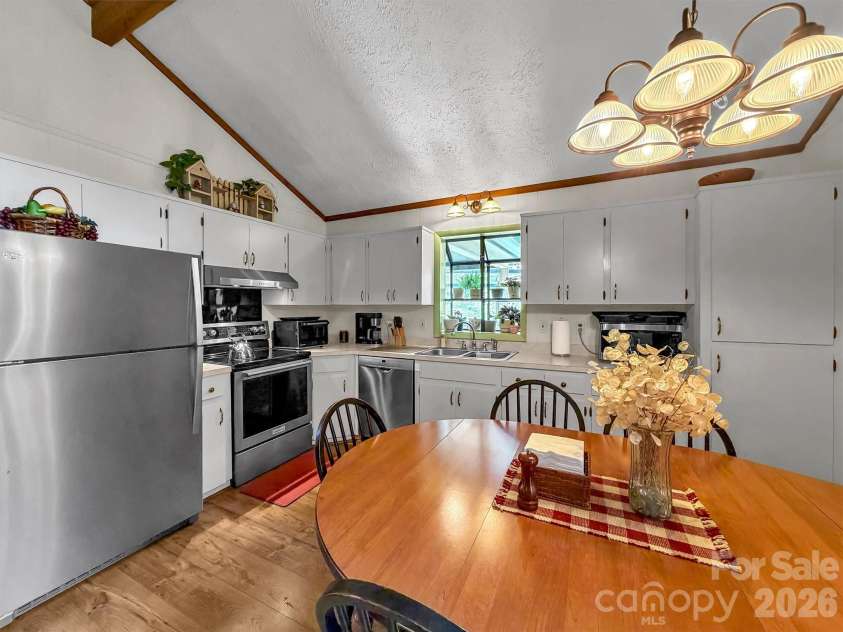 72 Sanctuary Road, Maggie Valley, NC 28751.  MLS# CAR4387632, YatesRealty ID 29910. NICE APPLIANCES