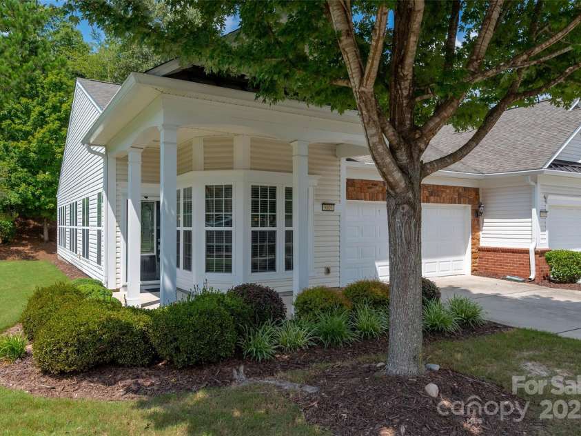 9009 Smokey Hill Lane, Fort Mill, SC 29707.  MLS# CAR4282870, YatesRealty ID 29910. 