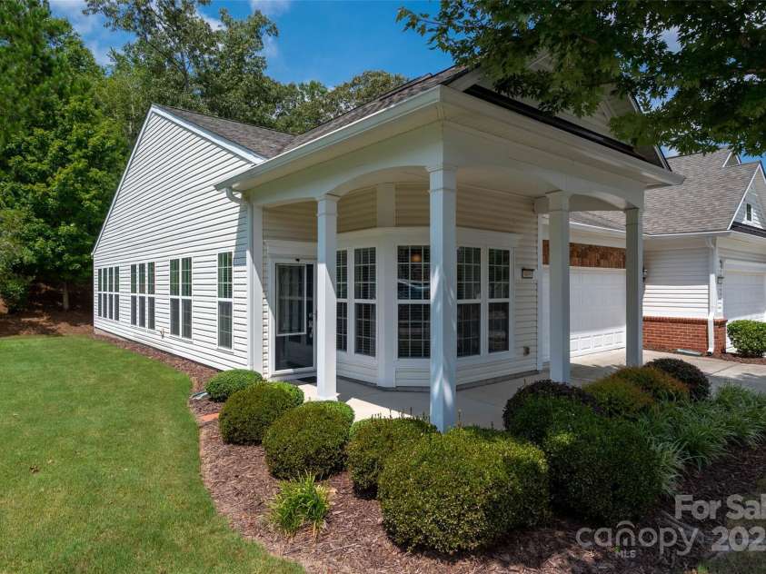 9009 Smokey Hill Lane, Fort Mill, SC 29707.  MLS# CAR4282870, YatesRealty ID 29910. 