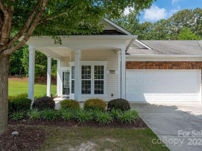 9009 Smokey Hill Lane, Fort Mill, SC 29707.  MLS# CAR4282870, YatesRealty ID 29910. 