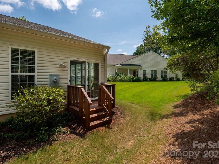 9009 Smokey Hill Lane, Fort Mill, SC 29707.  MLS# CAR4282870, YatesRealty ID 29910. 