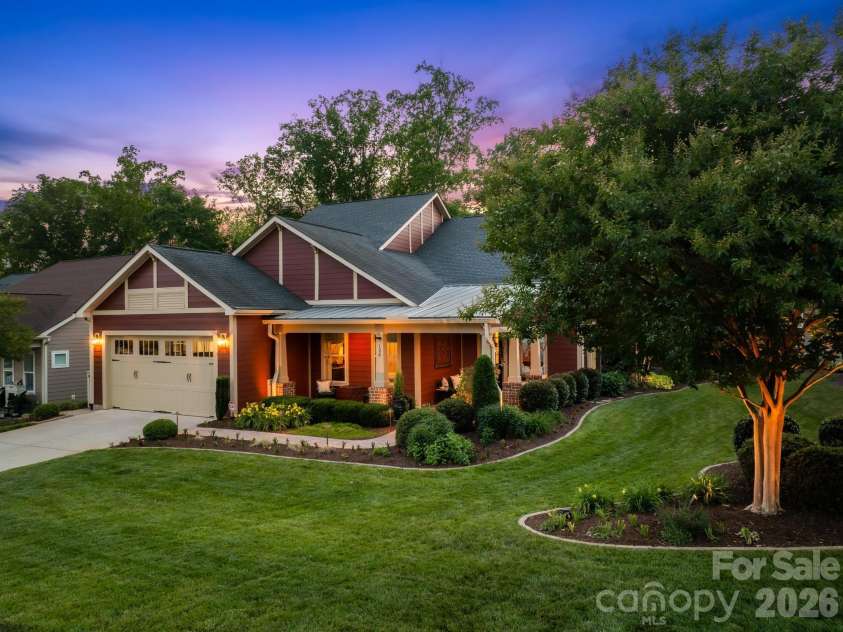 124 Chimney Rock Court, Denver, NC 28037.  MLS# CAR4386124, YatesRealty ID 29913. 