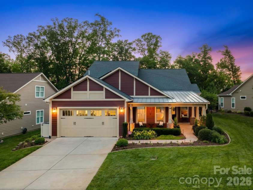 124 Chimney Rock Court, Denver, NC 28037.  MLS# CAR4386124, YatesRealty ID 29913. 