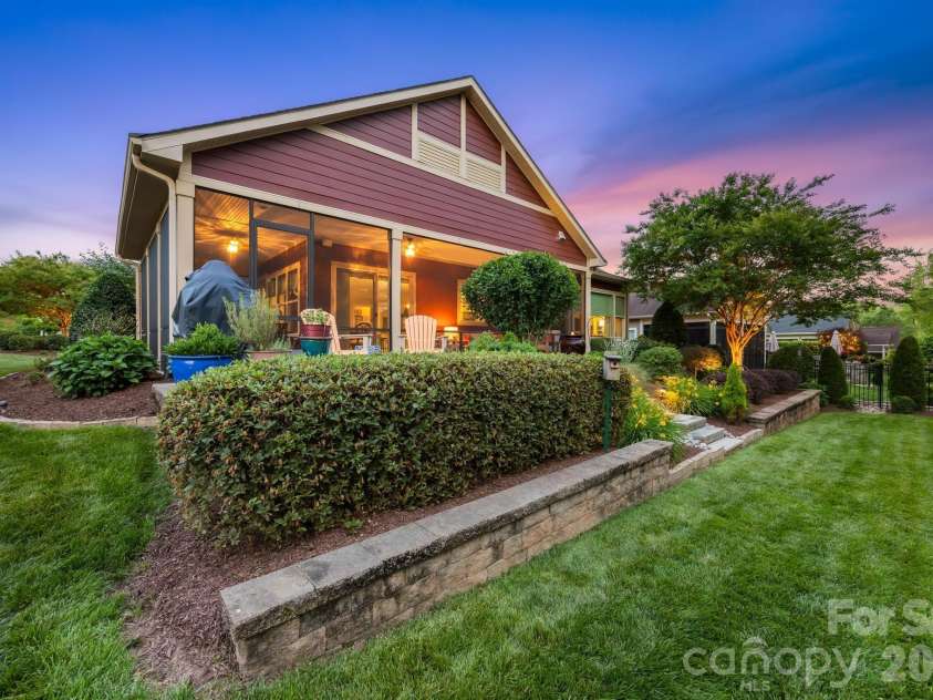 124 Chimney Rock Court, Denver, NC 28037.  MLS# CAR4386124, YatesRealty ID 29913. 