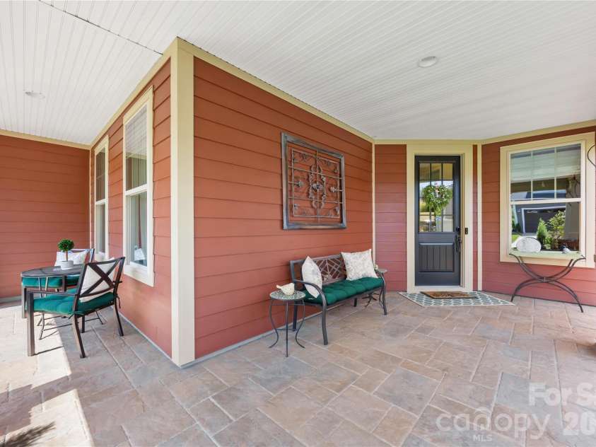 124 Chimney Rock Court, Denver, NC 28037.  MLS# CAR4386124, YatesRealty ID 29913. 