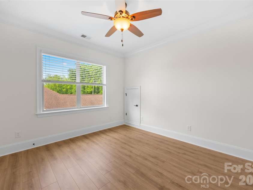 124 Chimney Rock Court, Denver, NC 28037.  MLS# CAR4386124, YatesRealty ID 29913. 