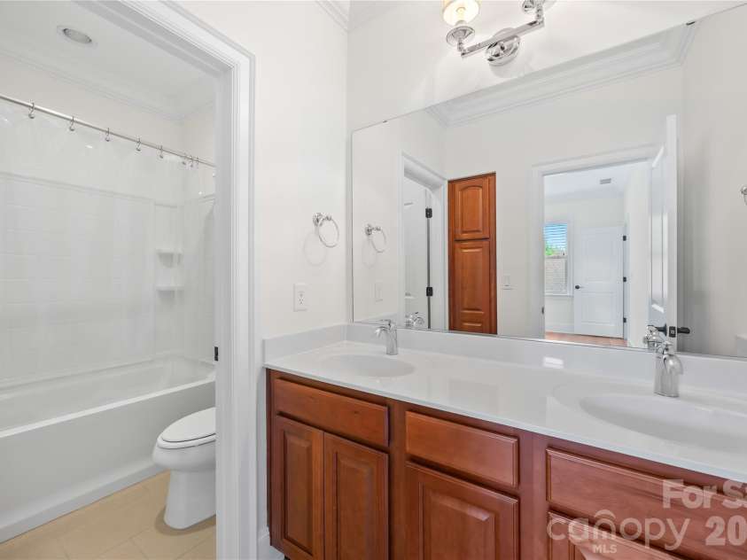 124 Chimney Rock Court, Denver, NC 28037.  MLS# CAR4386124, YatesRealty ID 29913. 