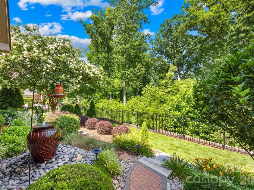 124 Chimney Rock Court, Denver, NC 28037.  MLS# CAR4386124, YatesRealty ID 29913. 