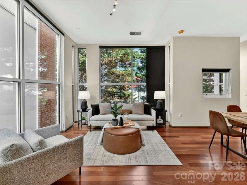 285 McDonald Avenue, Charlotte, NC 28203.  MLS# CAR4392788, YatesRealty ID 29915. Den