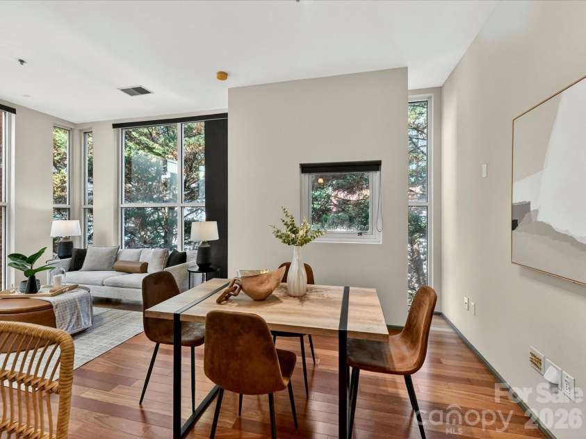 285 McDonald Avenue, Charlotte, NC 28203.  MLS# CAR4392788, YatesRealty ID 29915. Dining