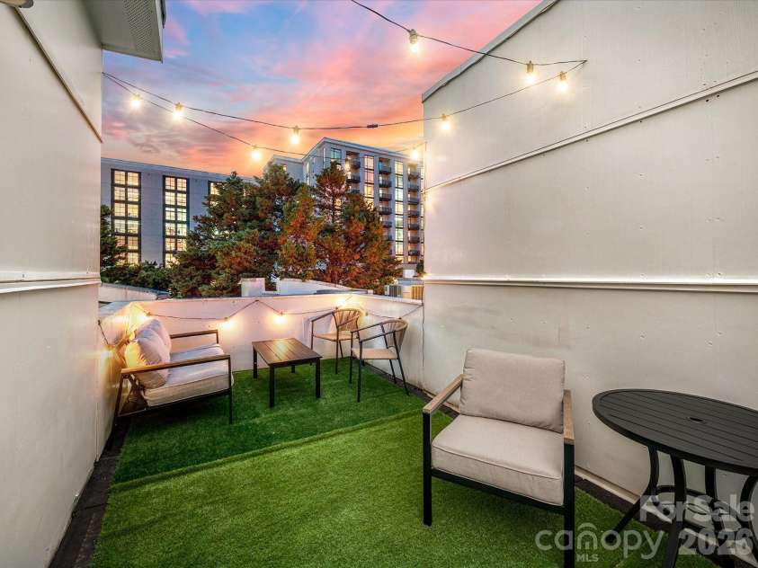 285 McDonald Avenue, Charlotte, NC 28203.  MLS# CAR4392788, YatesRealty ID 29915. Rooftop terrace