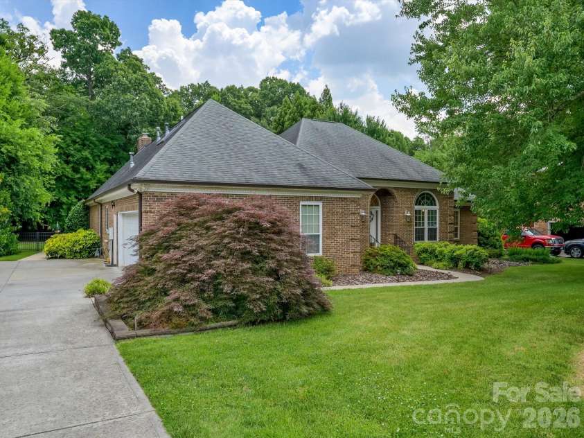 1318 Fawn Ridge Road, Concord, NC 28027.  MLS# CAR4392755, YatesRealty ID 29916. 