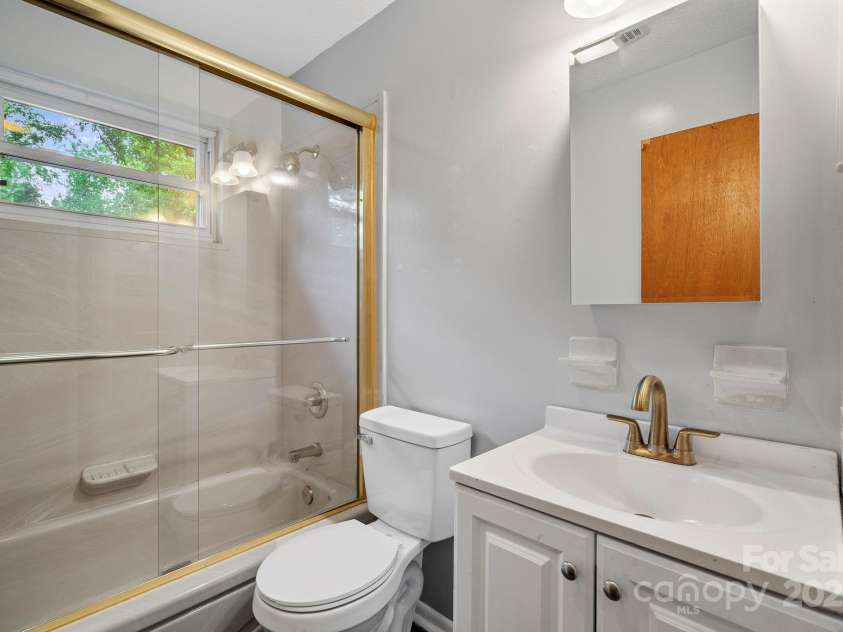 19 Fairhaven Court, Asheville, NC 28803.  MLS# CAR4279860, YatesRealty ID 29917. 
