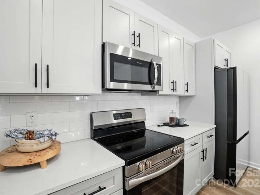 133 Baucom Street, Charlotte, NC 28216.  MLS# CAR4281085, YatesRealty ID 29918. 