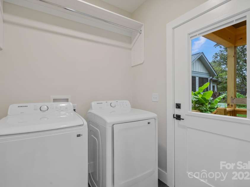 345 Riverview Drive, Asheville, NC 28806.  MLS# CAR4181705, YatesRealty ID 29919. 