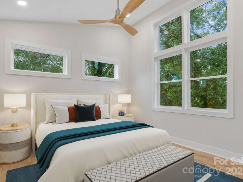 345 Riverview Drive, Asheville, NC 28806.  MLS# CAR4181705, YatesRealty ID 29919. Virtually Staged