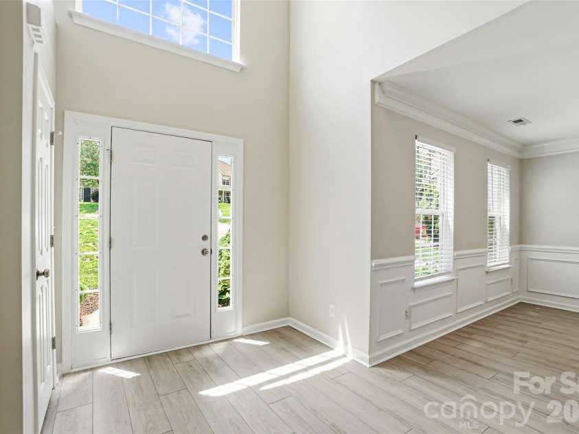 5012 Eagle Creek Drive, Charlotte, NC 28269.  MLS# CAR4390441, YatesRealty ID 29919. 