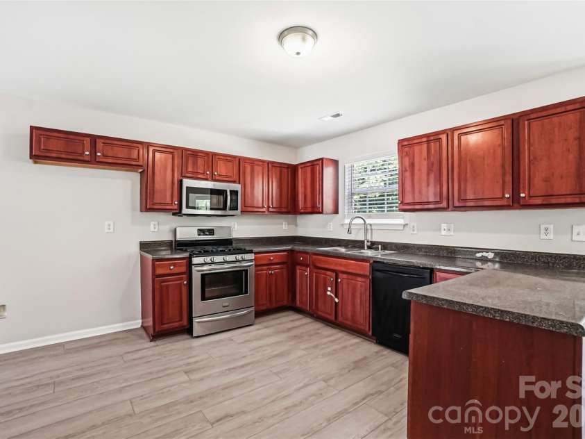 5012 Eagle Creek Drive, Charlotte, NC 28269.  MLS# CAR4390441, YatesRealty ID 29919. 